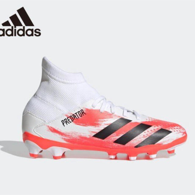 adidas(アディダス)の新品が半額以下！！アディダス　プレデター　サッカースパイク◇２３．０ｃｍ スポーツ/アウトドアのサッカー/フットサル(シューズ)の商品写真