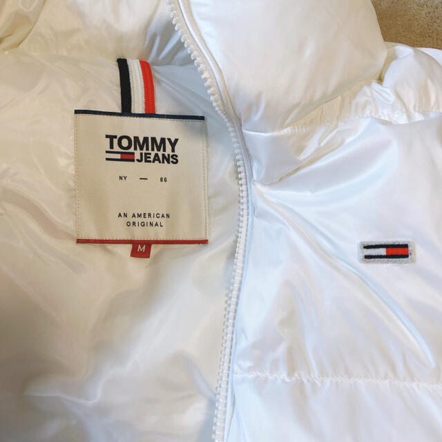 TOMMY HILFIGER(トミーヒルフィガー)のトミーヒルフィガー　ダウン　ホワイト レディースのジャケット/アウター(ダウンジャケット)の商品写真