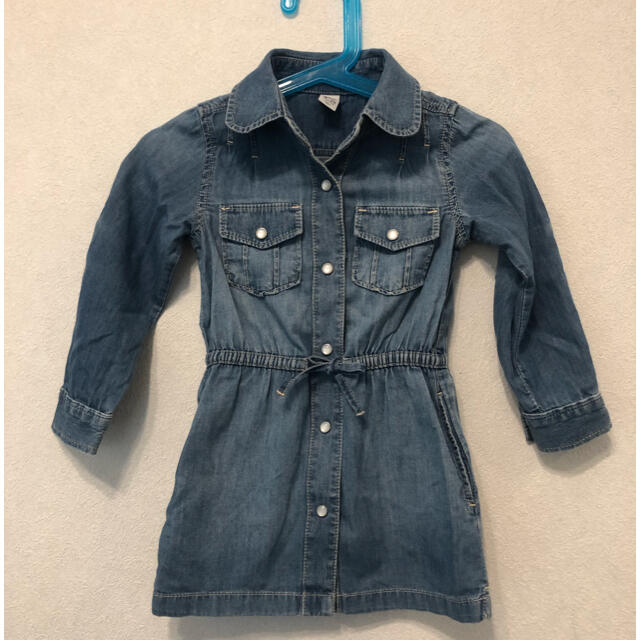 babyGAP(ベビーギャップ)のデニムワンピースシャツ キッズ/ベビー/マタニティのベビー服(~85cm)(シャツ/カットソー)の商品写真