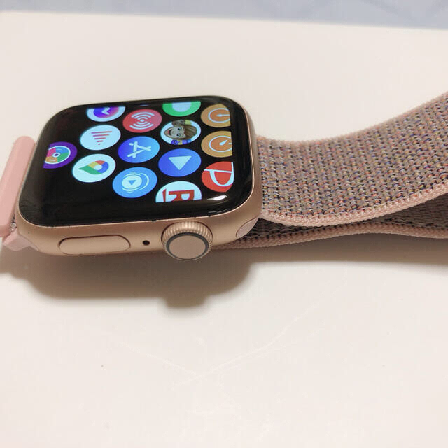Apple Watch(アップルウォッチ)のApple Watch 4  GPS 40mm スマホ/家電/カメラのスマートフォン/携帯電話(その他)の商品写真