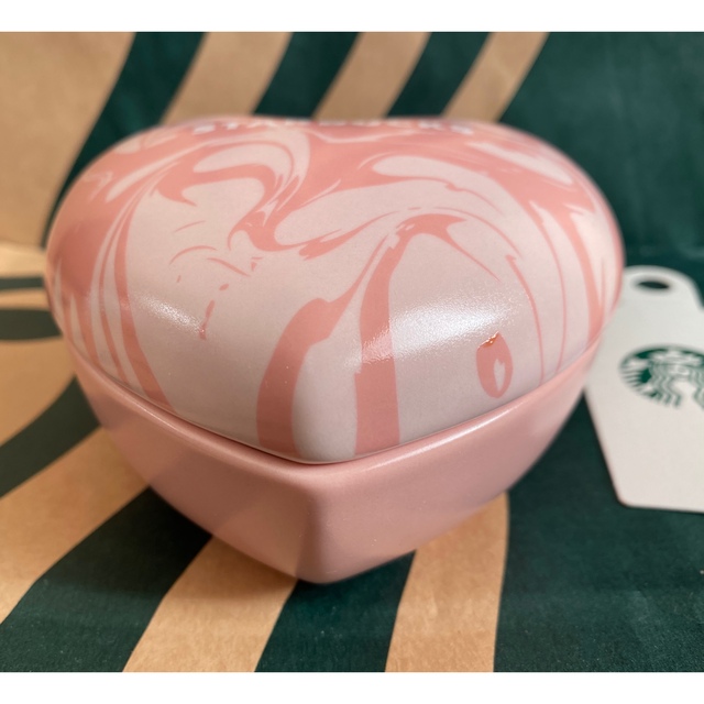 Starbucks Coffee(スターバックスコーヒー)のスターバックス　バレンタイン2021セラミックケースマーブルハート スタバ インテリア/住まい/日用品のインテリア小物(小物入れ)の商品写真