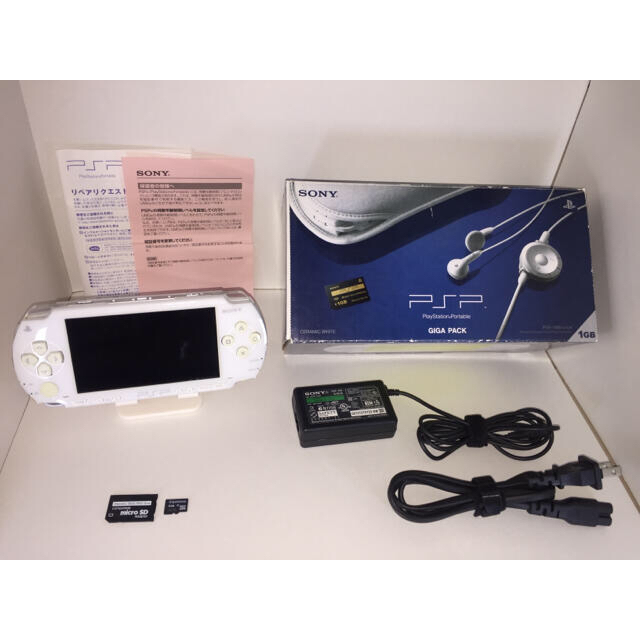 PlayStation Portable(プレイステーションポータブル)の【極美品】PSP-1000 『メモリカード4GB ダビスタ付』 エンタメ/ホビーのゲームソフト/ゲーム機本体(携帯用ゲーム機本体)の商品写真