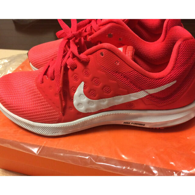Nike ナイキ ダウンシフター7 23 5センチ 赤色 男子 女子 大人 スニーカー の通販 By 全て送料込み セール価格 ナイキならラクマ Nike ナイキ ダウンシフター7 23 5センチ 赤色 男子 女子 大人 スニーカー の通販 By 全て送料込み セール価格 ナイキならラクマ