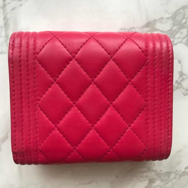 CHANEL(シャネル)の美品❤️ ボーイシャネル　ラムスキン　三つ折り　コンパクトウォレット　お財布 レディースのファッション小物(財布)の商品写真