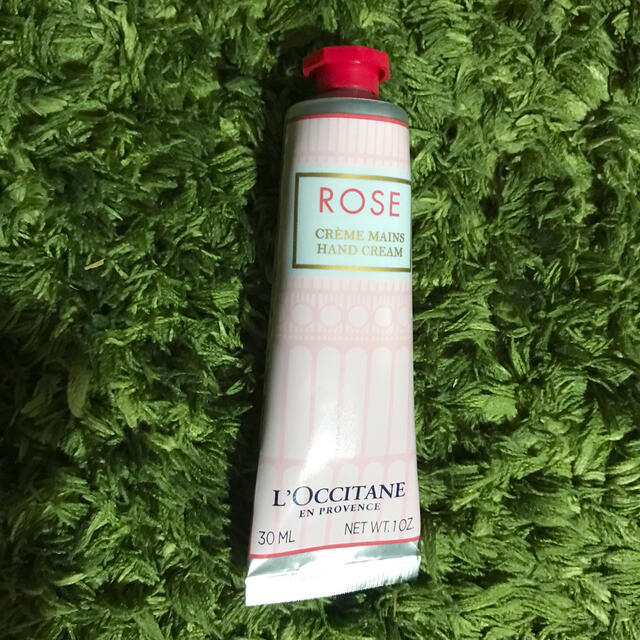 L'OCCITANE(ロクシタン)のロクシタン♡ハンドクリーム ROSE 30ml コスメ/美容のボディケア(ハンドクリーム)の商品写真