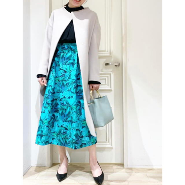 tiara(ティアラ)のTIARA グラデフラワープリントタックフレアスカアート レディースのスカート(ひざ丈スカート)の商品写真