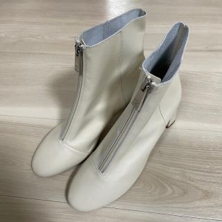 ザラ(ZARA)のZARA ジップショートブーツ(ブーツ)