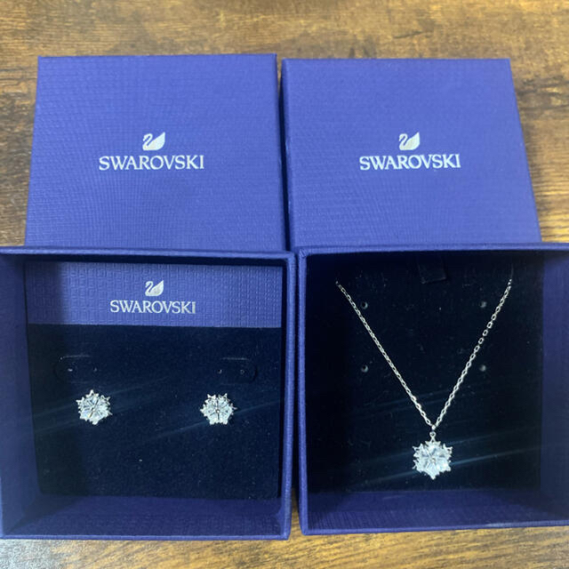 スワロフスキー ピアス+ネックレス set - www.glycoala.com