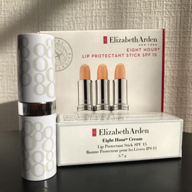 Elizabeth Arden(エリザベスアーデン)の【8時間潤う】エイトアワー リップスティック SPF15 3.7g／1本 コスメ/美容のスキンケア/基礎化粧品(リップケア/リップクリーム)の商品写真