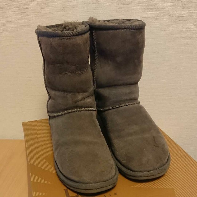 UGG(アグ)のUGG クラシックショート グレー 23センチ レディースの靴/シューズ(ブーツ)の商品写真