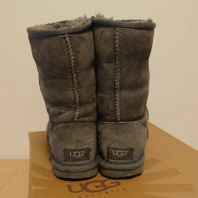 UGG(アグ)のUGG クラシックショート グレー 23センチ レディースの靴/シューズ(ブーツ)の商品写真