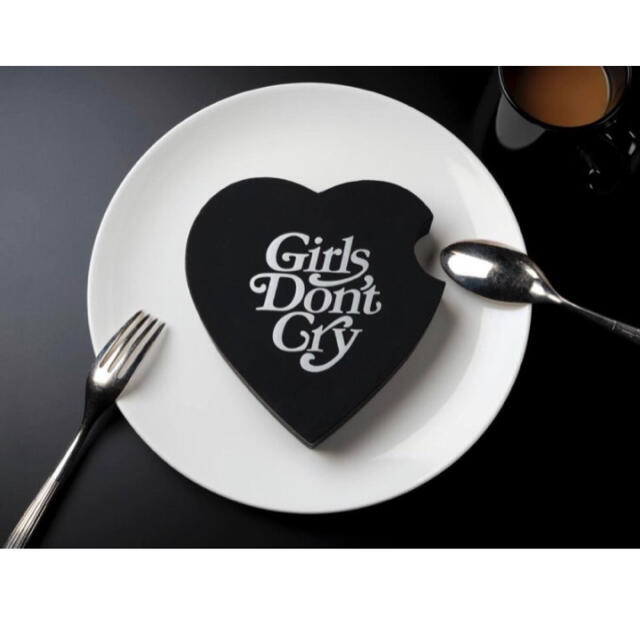 Girls Don’t Cry Bite Heart chocolate box