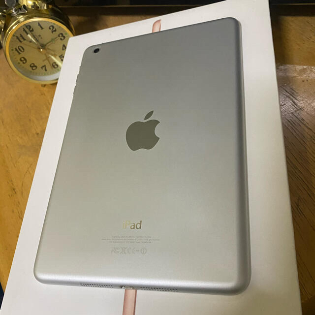 iPad(アイパッド)のせち様専用　27日　美品　iPad  mini1 16GB  WiFiモデル　 スマホ/家電/カメラのPC/タブレット(タブレット)の商品写真