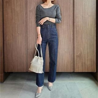 新品 期間限定 インスタ大人気! センタープレス ストレートジーンズ