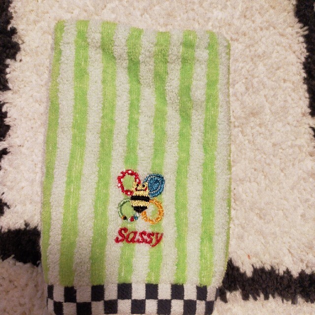 Sassy(サッシー)のmini様専用ページ新品　Sassyハンドタオル一枚 レディースのファッション小物(ハンカチ)の商品写真