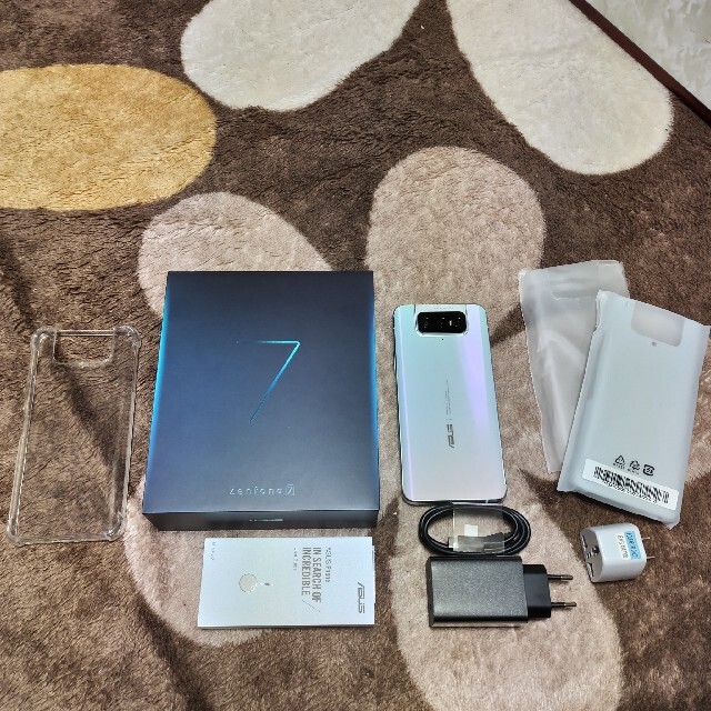 ASUS ZenFone 7  8GB/128GB SIMフリー 美品 おまけ付