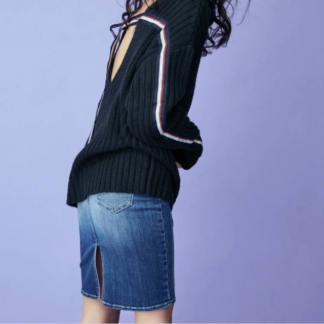 GYDA(ジェイダ)のジェイダ☆バックスリットデニムスカート レディースのスカート(ひざ丈スカート)の商品写真