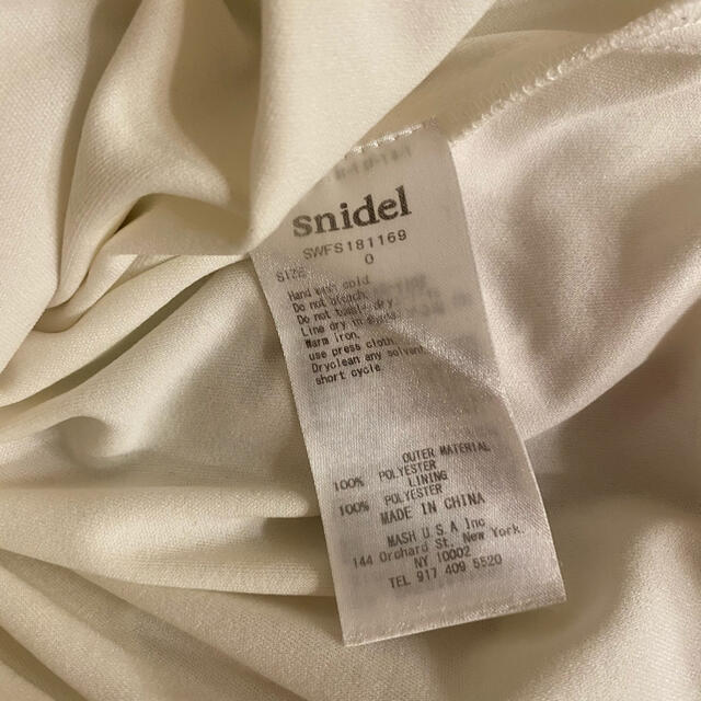 SNIDEL(スナイデル)のsnidel♡レーザープリントレースタイトスカート レディースのスカート(ひざ丈スカート)の商品写真