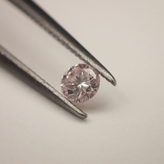 0.082ct LIGHT PINK ダイヤ ソーティング付