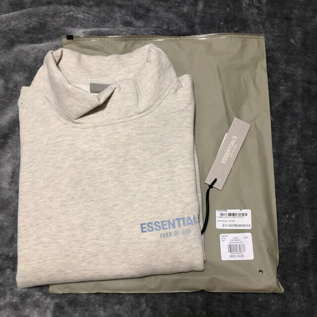 FEAR OF GOD(フィアオブゴッド)のEssentials Mock Neck Sweatshirt スウェット メンズのトップス(スウェット)の商品写真