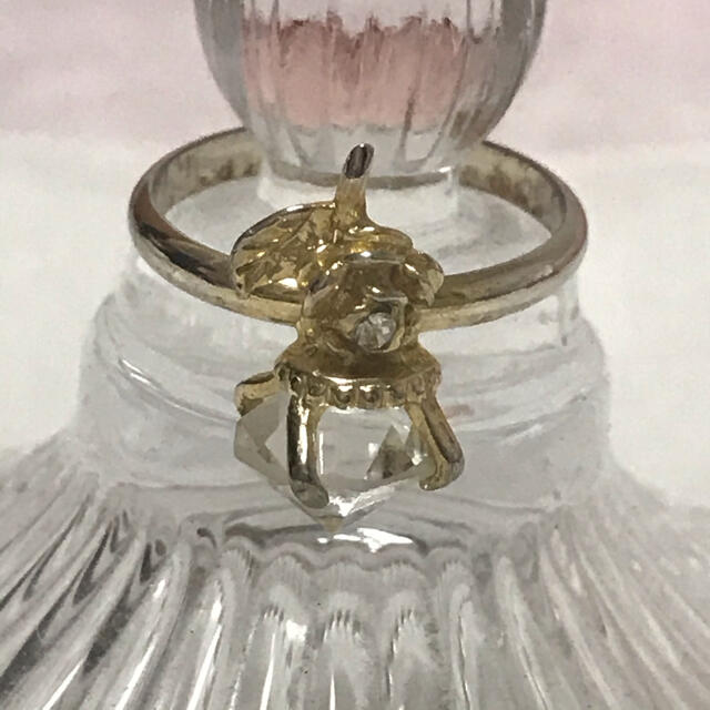 薔薇と宝石　リング レディースのアクセサリー(リング(指輪))の商品写真