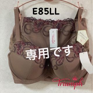 トリンプ(Triumph)のトリンプ　牡丹の花　E85LL(ブラ&ショーツセット)