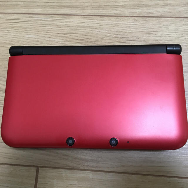 ニンテンドー3DS(ニンテンドー3DS)のNintendo 3DS LL レッドと3Dマリオランド エンタメ/ホビーのゲームソフト/ゲーム機本体(携帯用ゲーム機本体)の商品写真