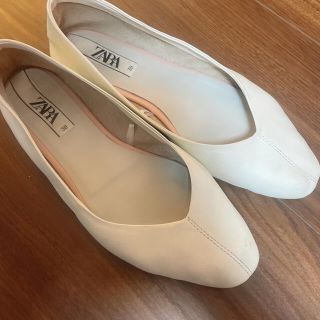 ザラ(ZARA)のZARA ザラ　リアルレザー　バレエシューズ　38 24.5 ホワイト(バレエシューズ)