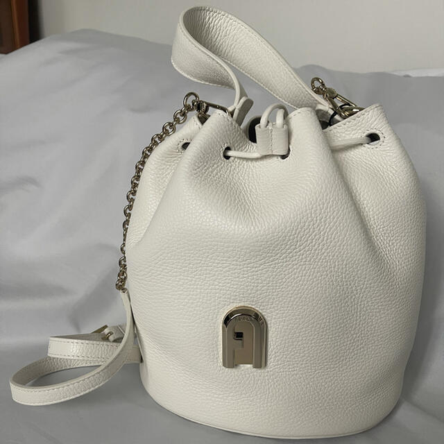 Furla(フルラ)の新品　FURLA SLEEK フルラ　バケツ型　チェーンショルダーバッグ レディースのバッグ(ショルダーバッグ)の商品写真