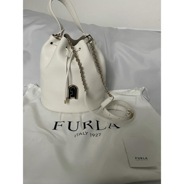 Furla(フルラ)の新品　FURLA SLEEK フルラ　バケツ型　チェーンショルダーバッグ レディースのバッグ(ショルダーバッグ)の商品写真