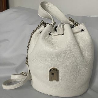 フルラ(Furla)の新品　FURLA SLEEK フルラ　バケツ型　チェーンショルダーバッグ(ショルダーバッグ)