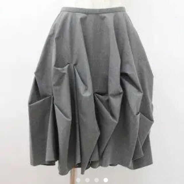 FOXEY(フォクシー)のフォクシー　つまみスカート　サイズ40 レディースのスカート(ひざ丈スカート)の商品写真