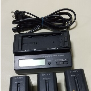 ソニー(SONY)のソニーデジタルビデオカメラバッテリーNP-F930アダプターAC-VQ850(バッテリー/充電器)