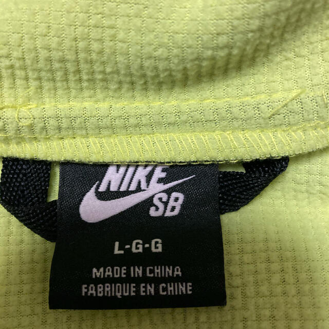 NIKE(ナイキ)の送料込 値下可 NIKE SB RATION PULLOVER 撥水パーカー L スポーツ/アウトドアのスノーボード(ウエア/装備)の商品写真