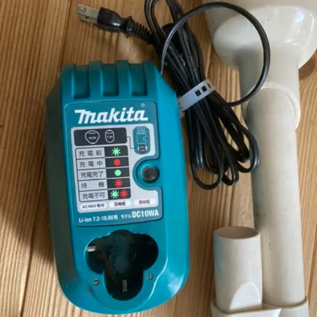 マキタ  充電式クリーナー