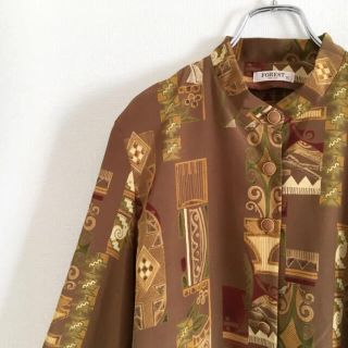 サンタモニカ(Santa Monica)の【vintage】柄シャツ バンドカラー ブラウン系 ポリエステル 長袖 古着(シャツ/ブラウス(長袖/七分))