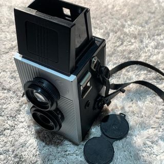 人気 限定モデルBlackBird fly ホワイト ブラックバードフライ 二眼(フィルムカメラ)