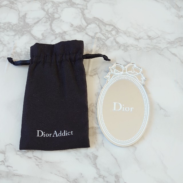 Dior(ディオール)の【Dior ディオール】＊新品未使用＊ロゴ入り ミラー(巾着付き)  限定品 レディースのファッション小物(ミラー)の商品写真