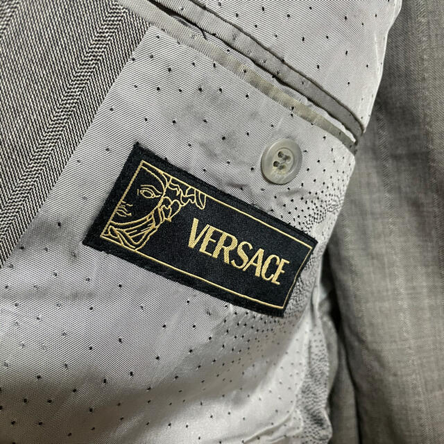 VERSACE(ヴェルサーチ)のVERSACEスーツ　ＸＬサイズ(上下) メンズのスーツ(セットアップ)の商品写真