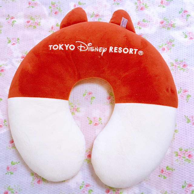 Disney(ディズニー)のチップとデール クッション エンタメ/ホビーのおもちゃ/ぬいぐるみ(ぬいぐるみ)の商品写真