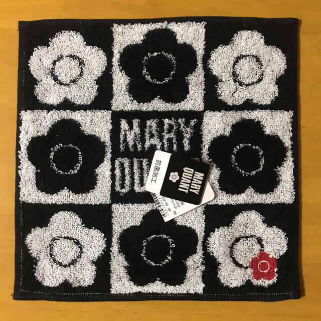 MARY QUANT(マリークワント)のマリークワント ☆新品未使用 タグ付き☆ タオルハンカチ ブラック×ホワイト レディースのファッション小物(ハンカチ)の商品写真