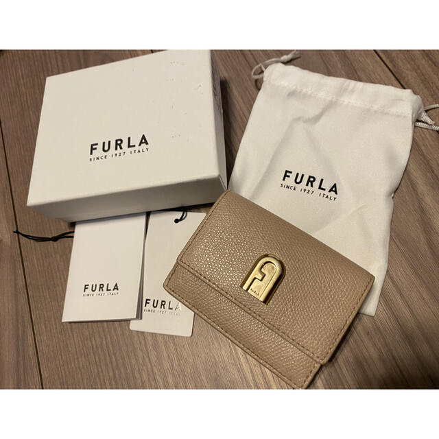 FURLA 三つ折財布 ベージュ