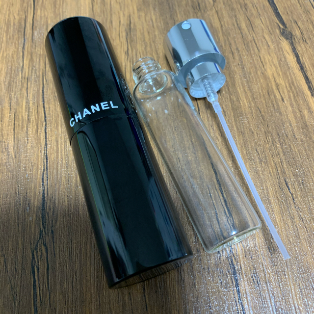 CHANEL(シャネル)のCHANEL アトマイザー スプレーボトル 黒 20ml 新品未使用品　❤️ コスメ/美容の香水(香水(女性用))の商品写真