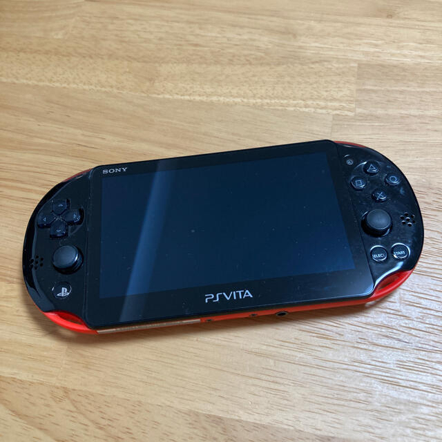 PlayStation Vita(プレイステーションヴィータ)のSONY PlayStationVITA Value Pack Wi-Fiモデル エンタメ/ホビーのゲームソフト/ゲーム機本体(携帯用ゲーム機本体)の商品写真