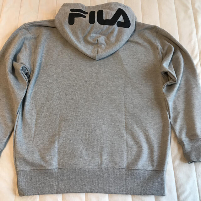 新品！ FILA メンズパーカー