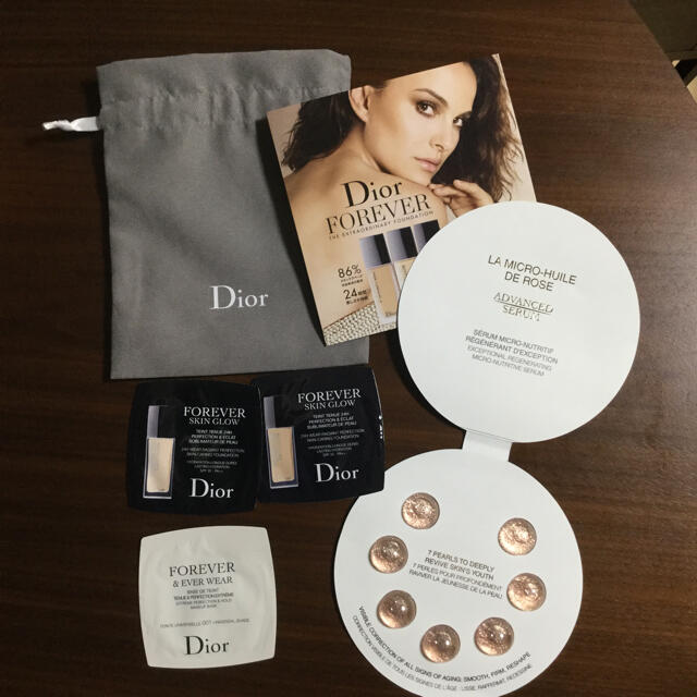 Dior(ディオール)のDior マイクロ ユイル ド ローズ セラム　サンプルセット　ポーチ コスメ/美容のキット/セット(サンプル/トライアルキット)の商品写真