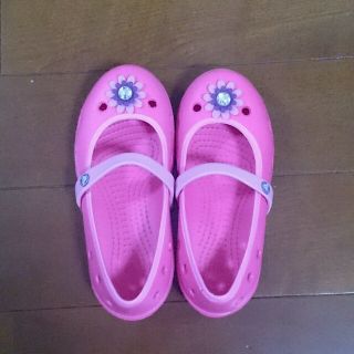 クロックス(crocs)のクロックス子供サンダル(18.5cm)(サンダル)