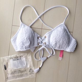 ヴィクトリアズシークレット(Victoria's Secret)の【新品・希少】VS トップのみ 白 S(水着)