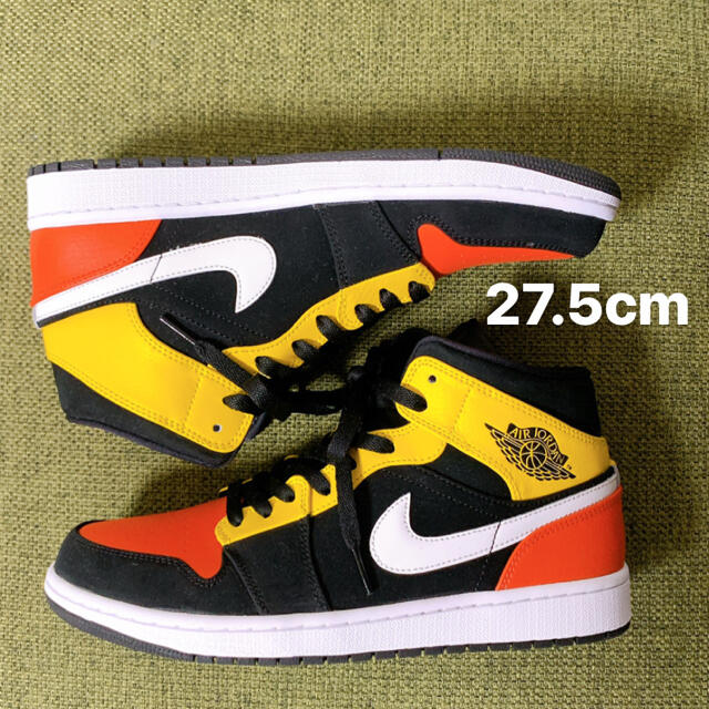 NIKE(ナイキ)のNIKE AIR JORDAN 1 MID SE メンズの靴/シューズ(スニーカー)の商品写真