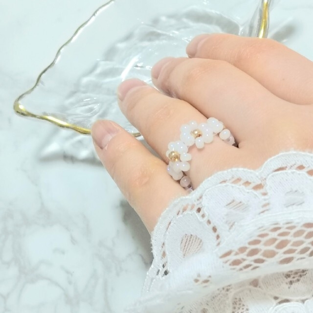 【新作❁】フラワーリング【韓国風♡ビーズ】リング 指輪 花 ハンドメイドのアクセサリー(リング)の商品写真